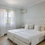 Alba Minies Vilă